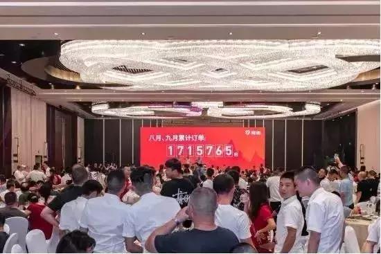 鸿蒙面世！爱玛VS雅迪，谁将是行业NO.1？