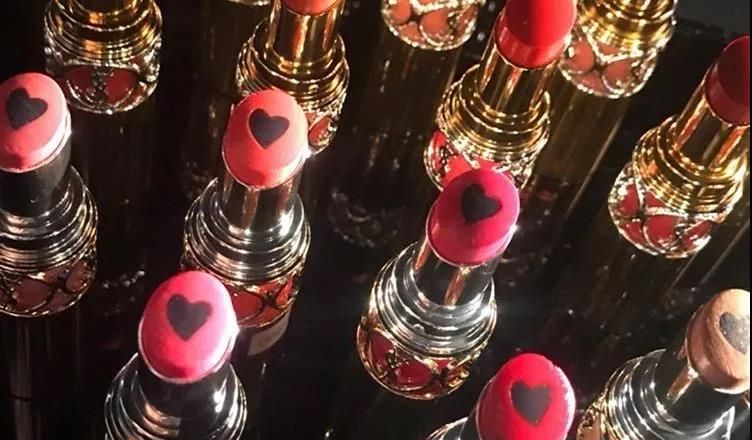 ysl黑心唇膏草莓红,ysl黑心夹心唇膏