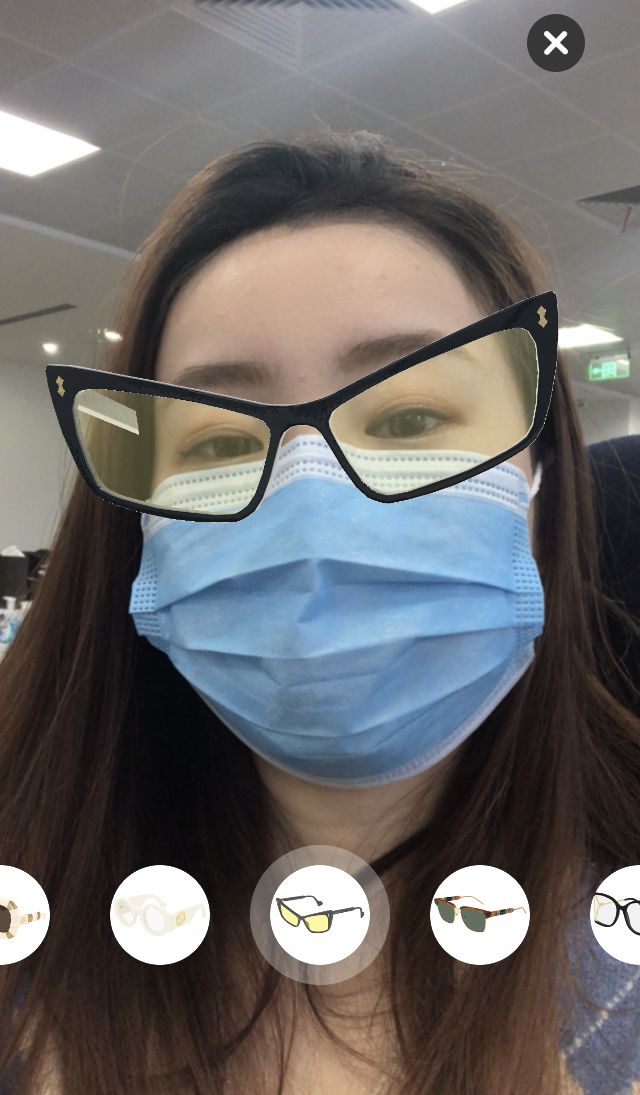 好久不逛实体店了出来试衣服,不去实体店试衣服