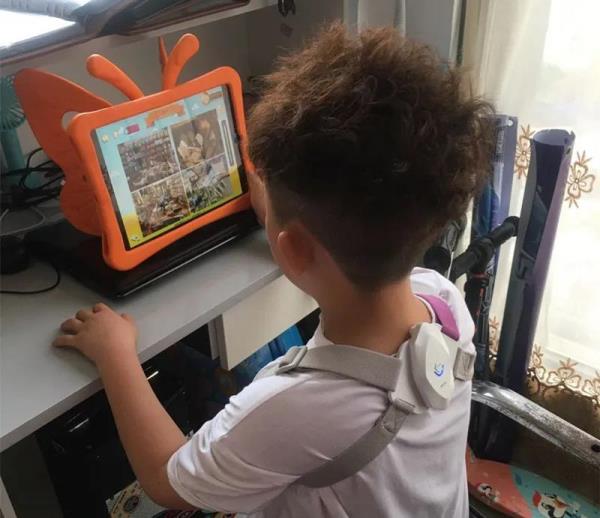 英语学习ai课,线上ai课程怎么样