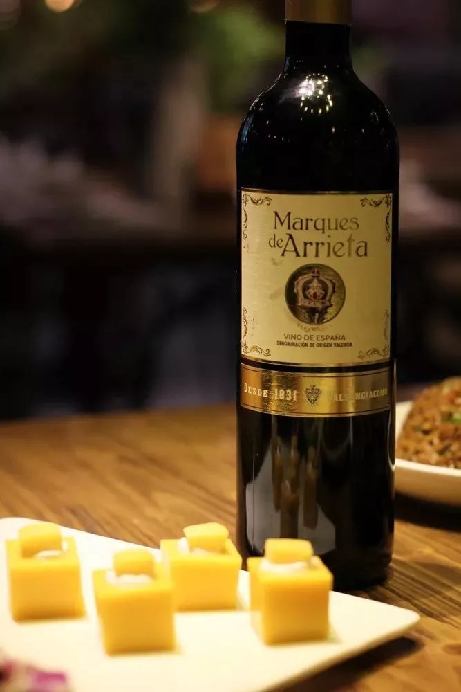 既然年终聚餐躲不掉，那就盘它啊！