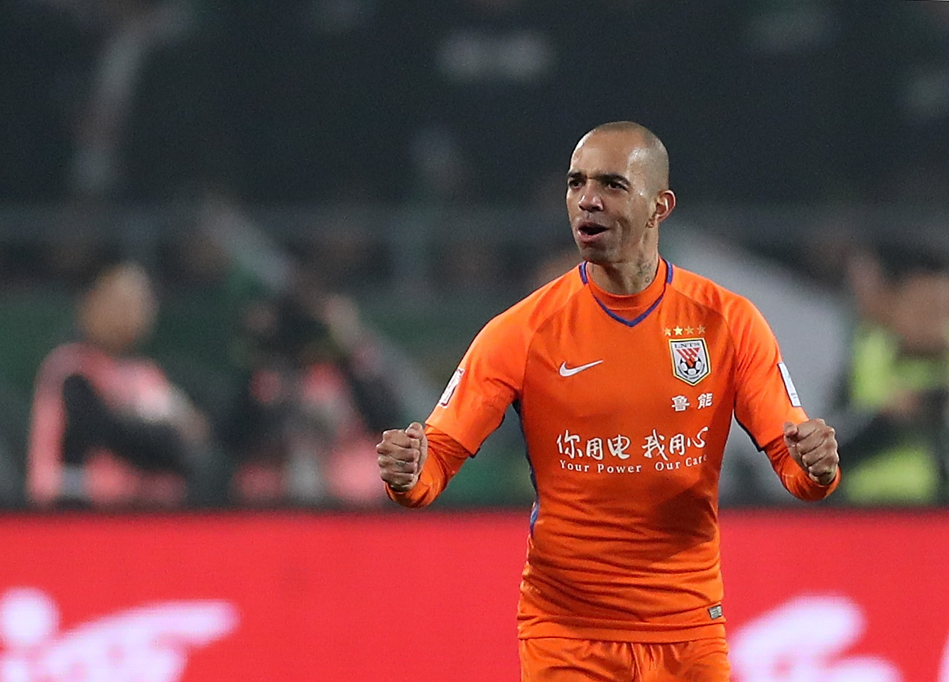 当塔神和索九宣布告别的时候日本恒大却迎来了新援葫芦娃