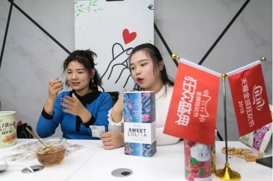 不能开口说话的女主播,直播间不说话的女人