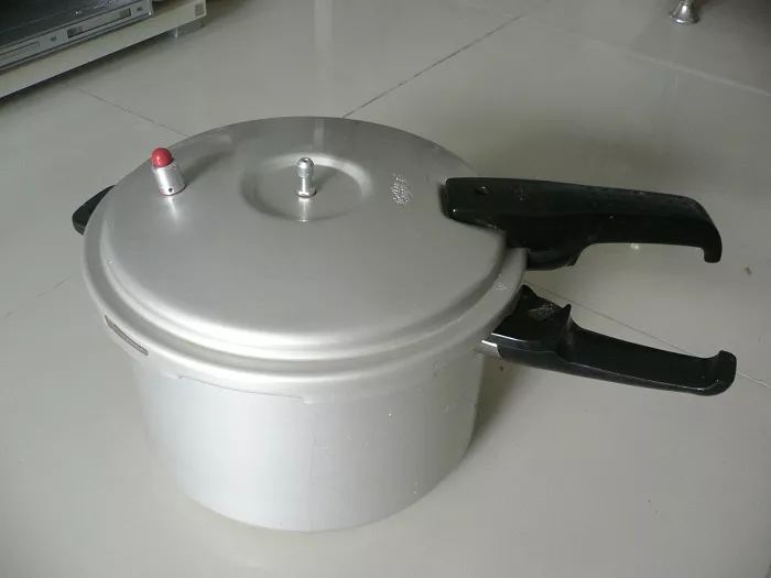 压力锅几年一换,压力锅坏了是修理还是更换