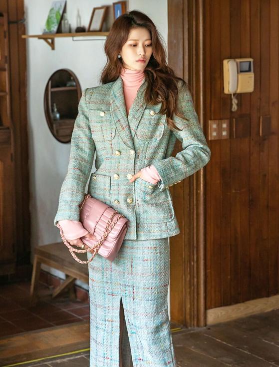 没想到穿上服装也可以这么美,白色套装这样穿美爆了