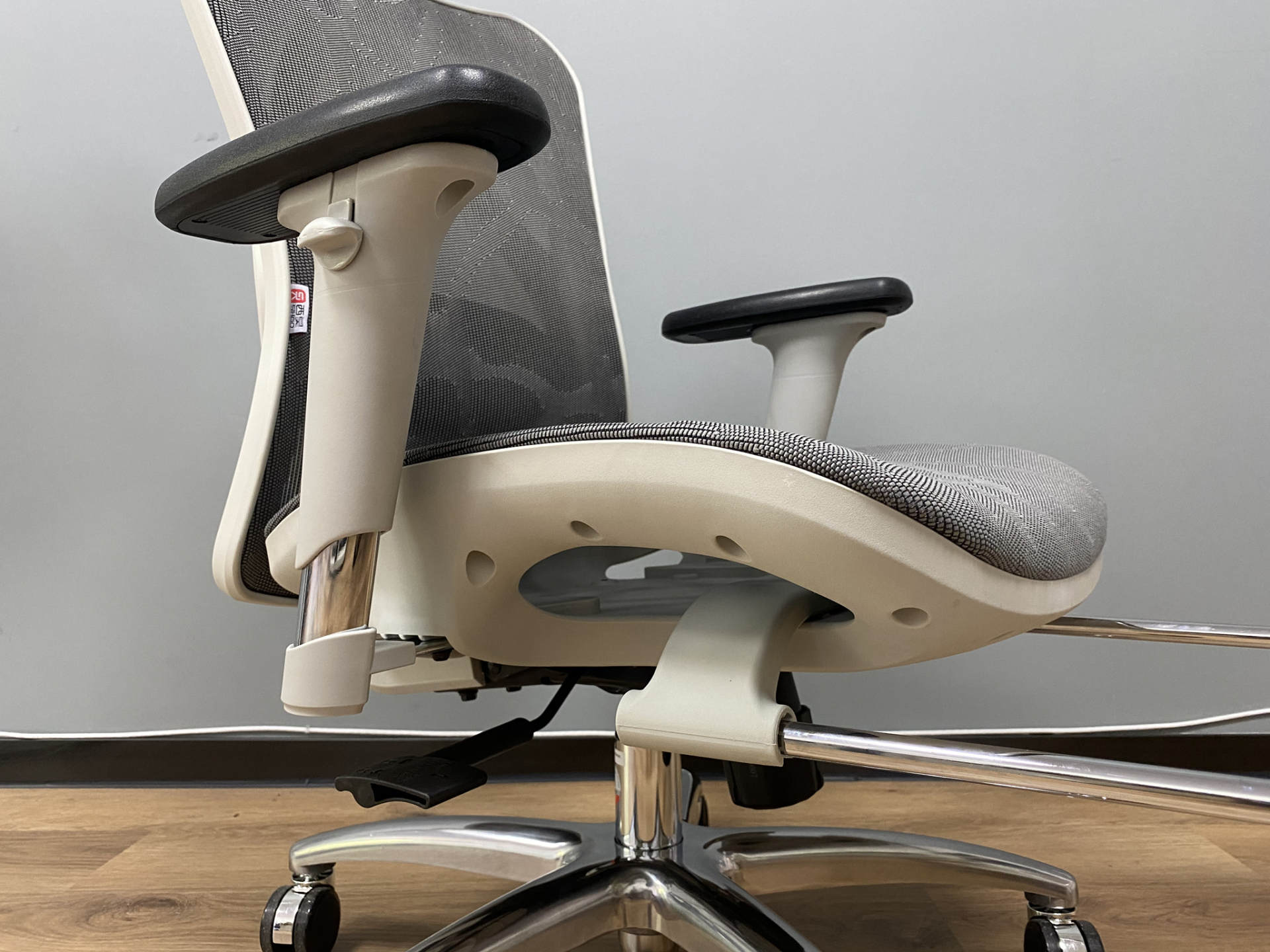 人体工学椅可调节护腰,人体工学护腰坐姿椅