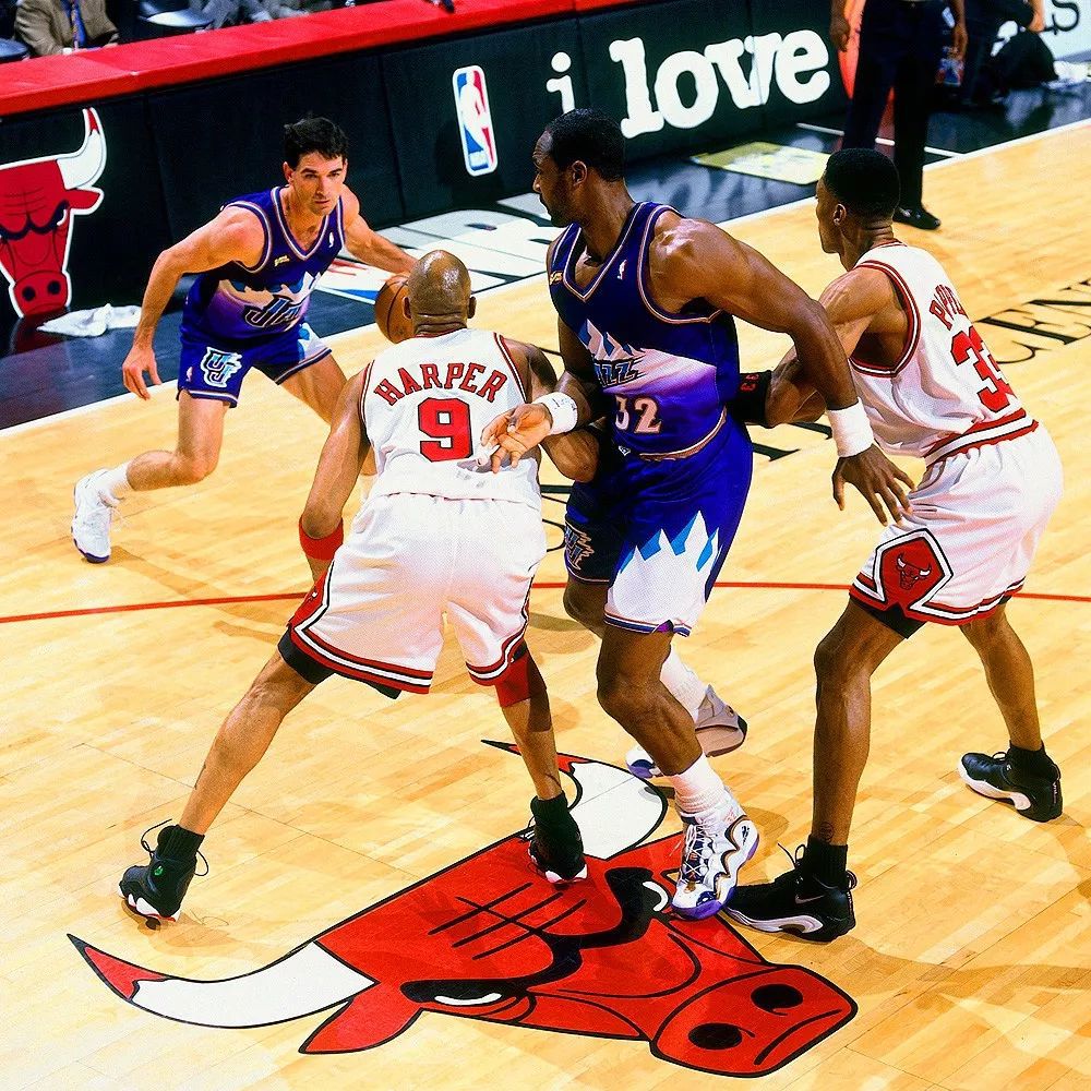 纠结詹姆斯是不是控卫,阿尔德里奇打不打5号位,没有任何意义