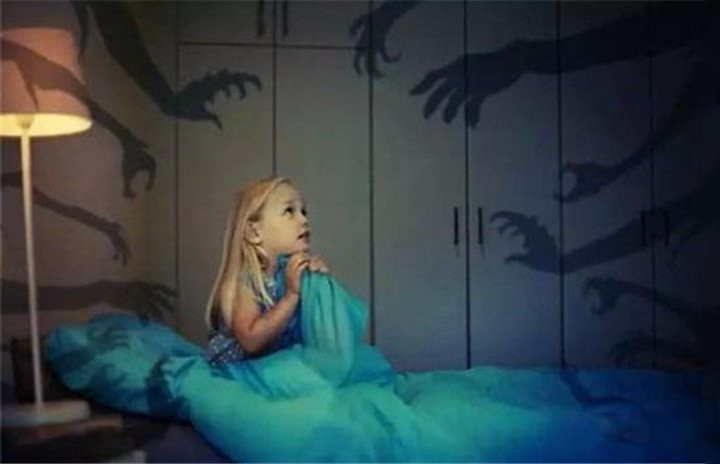 怕黑胆小恐惧吃什么药,孩子怕黑怕鬼聪明家长这样做