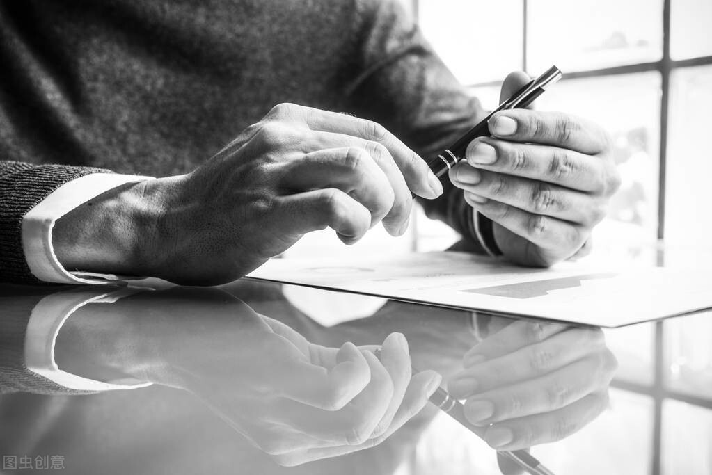 华莱士1000万开的店,华莱士2个人要多少钱