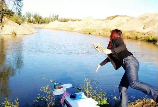 野钓鲤鱼打多少窝料最好,钓鲤鱼打窝一次多少合适