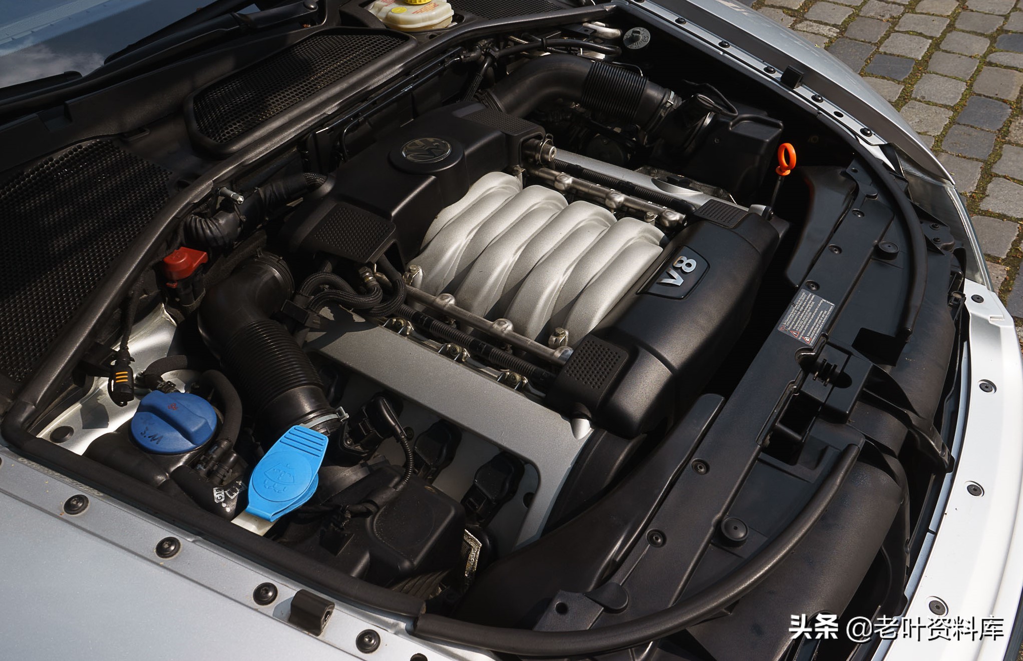 最低调的豪华汽车辉腾短片,2022年最低调的豪车