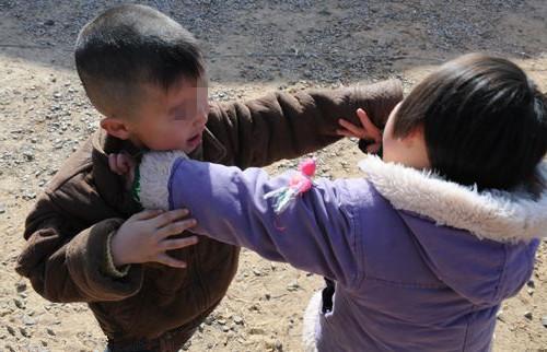 孩子被父母打他会还手,孩子被打没还手父母应该帮助吗