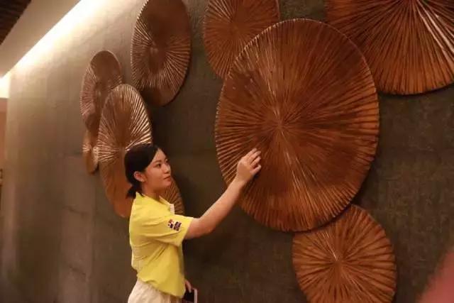 巨邦快乐集结号丨看见了,其中一艘游艇上,是我们的船长大舅哥