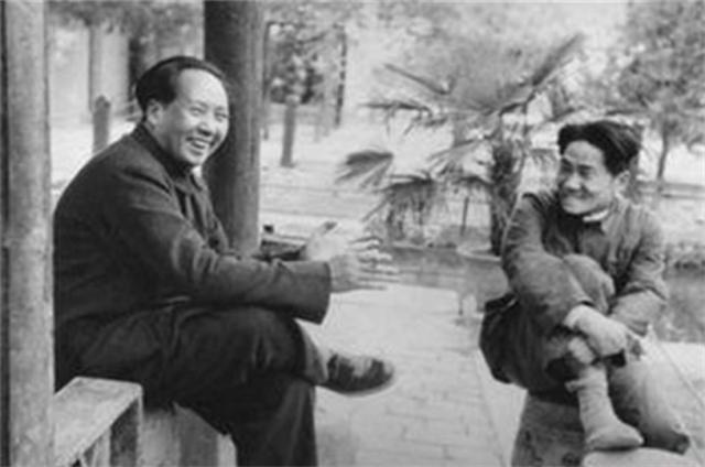 2018年，刘思齐儿子，女儿纪念主席诞辰125周年，表情严肃凝重