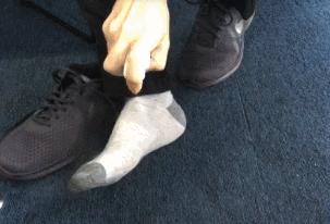 不爱穿鞋怎么治理脚臭小窍门,去脚臭的方法让脚永远不臭