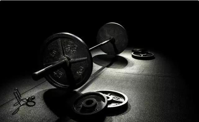 别墅地下室隐藏储物间,设计不利用的地下室