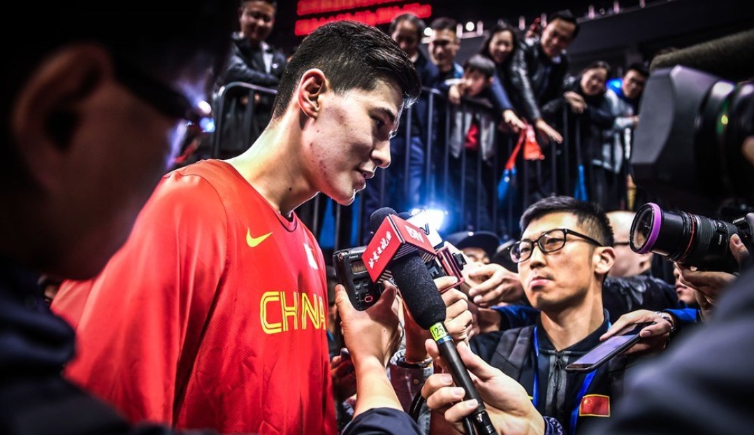 cba穿的李宁篮球鞋,李宁赞助cba都给点什么鞋