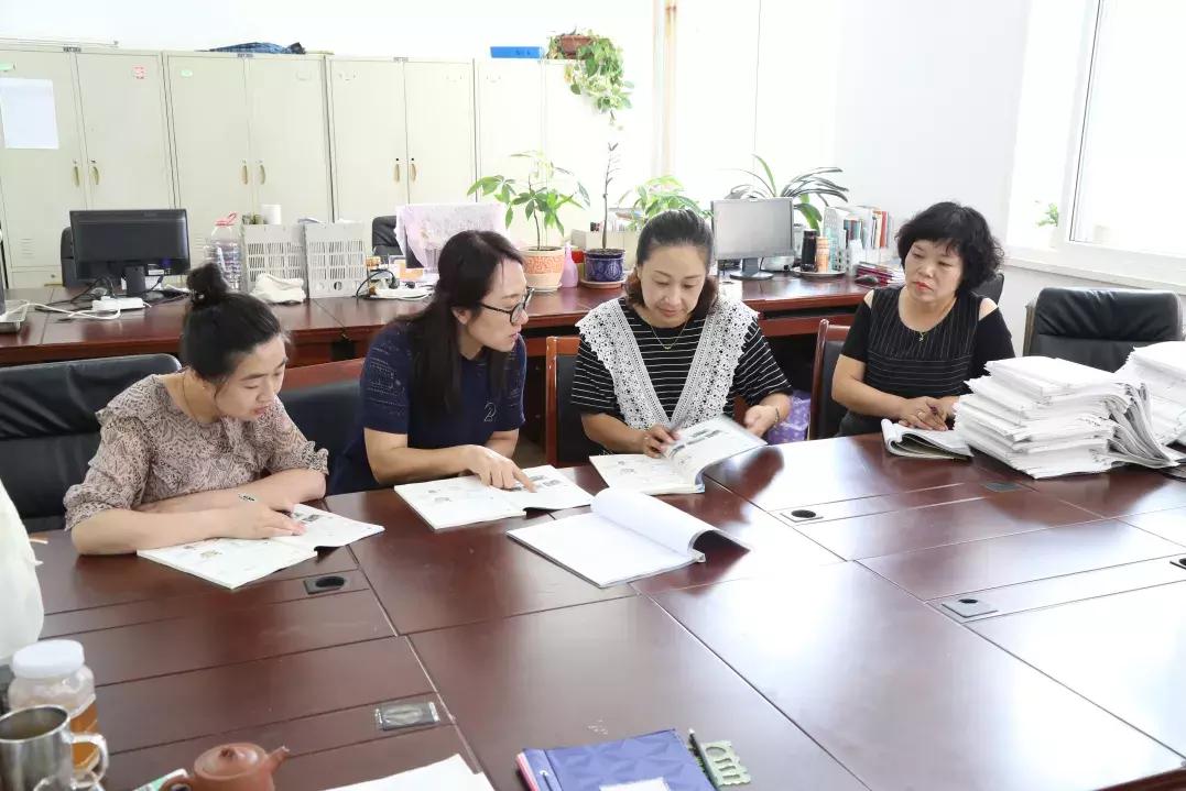 身边的榜样师德师风,不忘初心身边的榜样