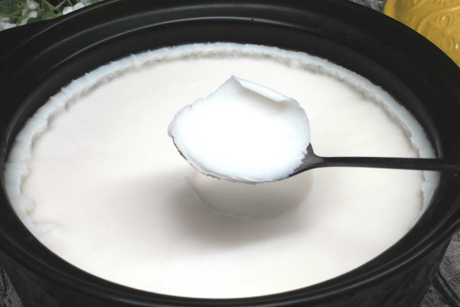 熬猪油放两碗水,熬猪油熬到什么程度加葱姜