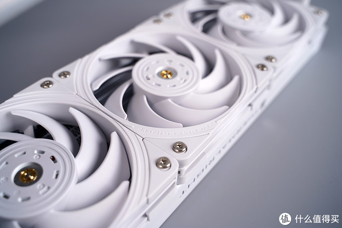 乔家一物:大号ITX装机分享,黑白美学的体现