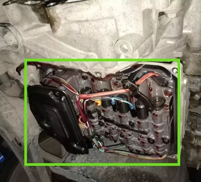 大众cc4万公里机油灯亮了,4000公里机油灯亮了是烧多少机油