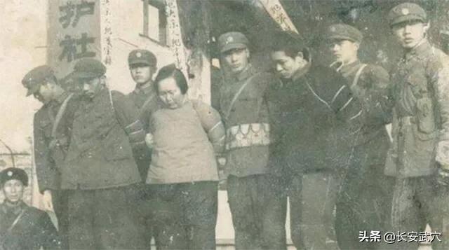 1986年山东一女子自封皇帝,密谋进京登基,后被联防队员一锅端