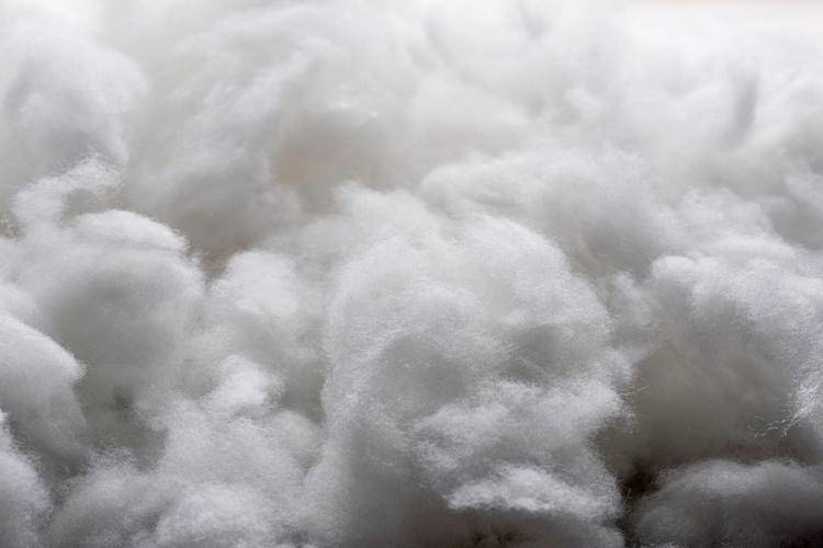 客厅沙发真皮好还是布艺好,如何挑选客厅皮沙发