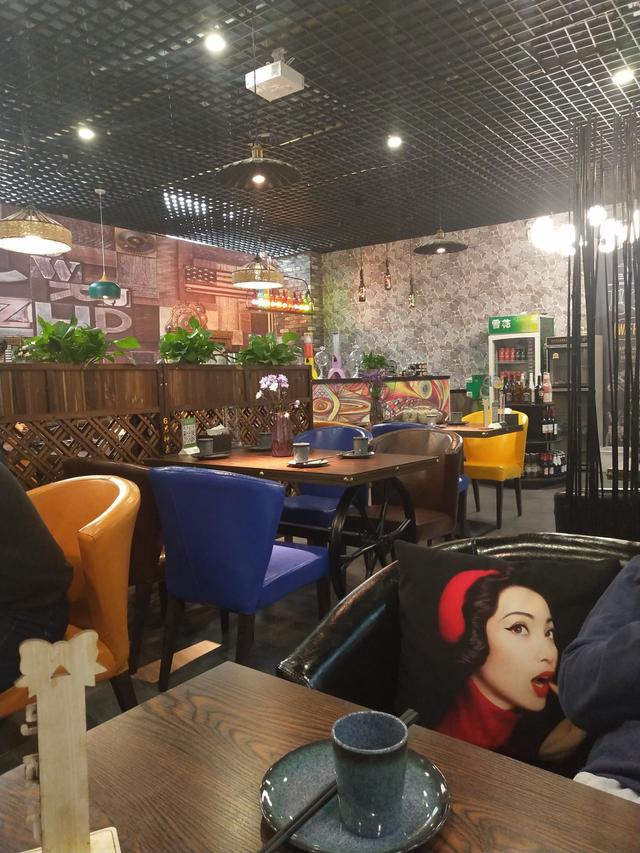 济南奇葩美食，把鸡装在蛋挞里面你吃过吗?