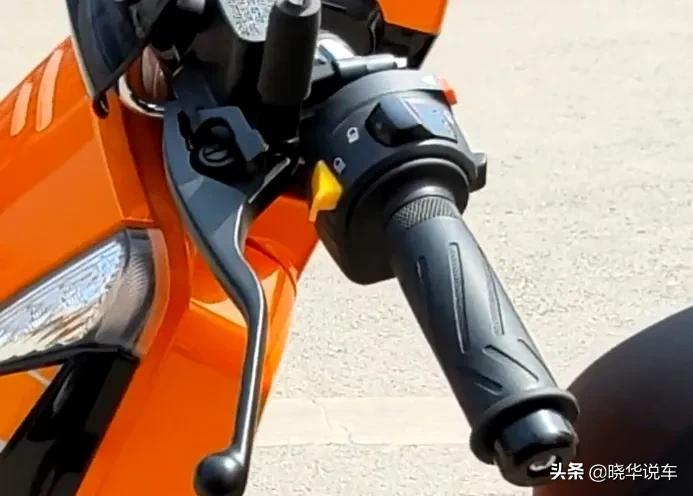 125踏板既有cbs有前后碟刹的车型,新款踏板125前后碟刹版