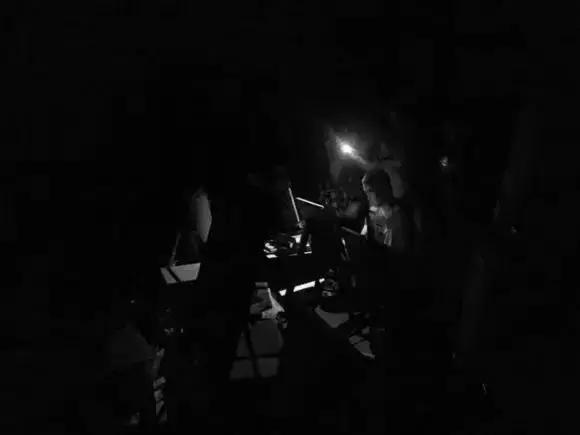 美术生哭完了继续画,气哭老师的美术生