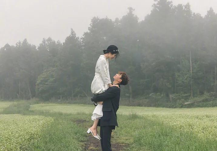 爱你的人会担心你的钱够不够用,真正爱你的人问你钱够不够用