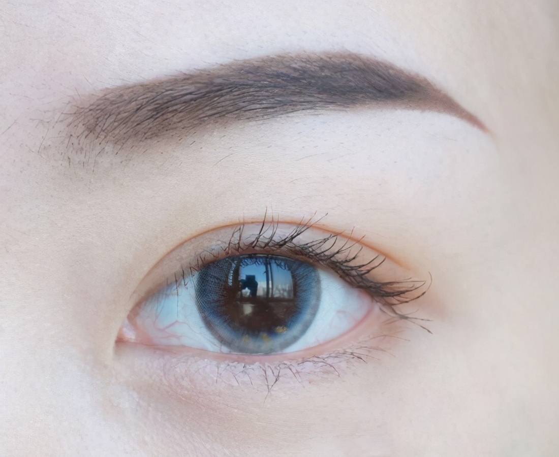 请问化妆的正确步骤是怎么样的,一套完整的化妆顺序是怎么样的