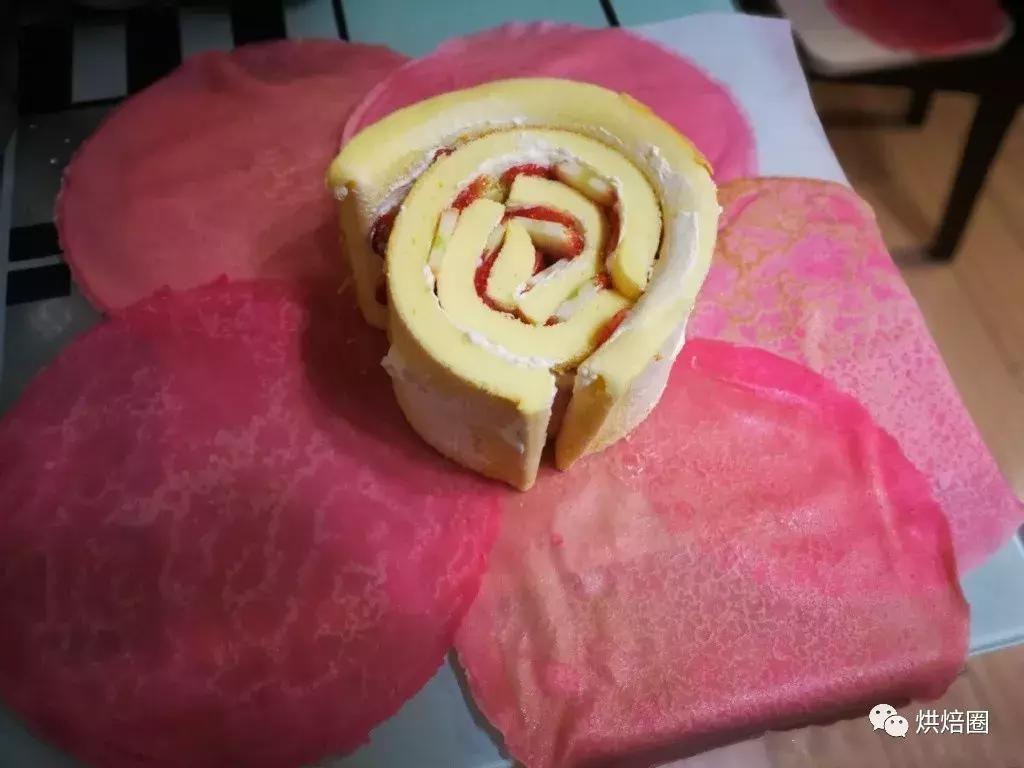 过年做的福袋卷蛋糕被亲戚夸惨了送给正月的寿星寓意好又漂亮~