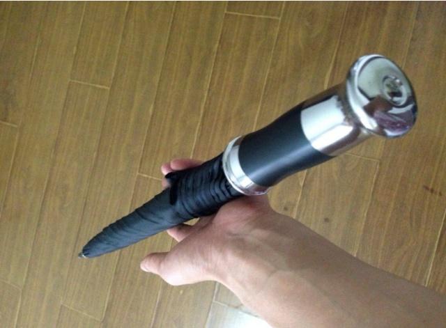 最贵的劳斯莱斯雨伞一把多少钱,劳斯莱斯车里最贵的雨伞多少钱