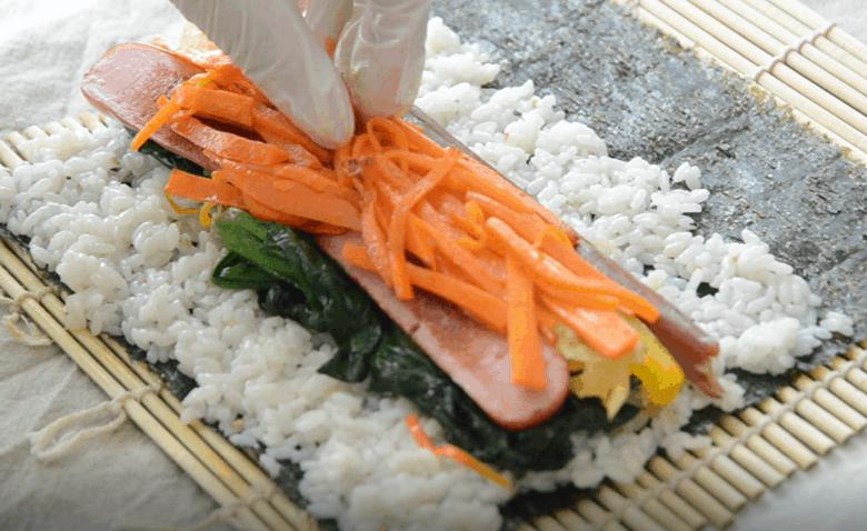 紫菜包饭教程在此,紫菜包饭怎么吃最好