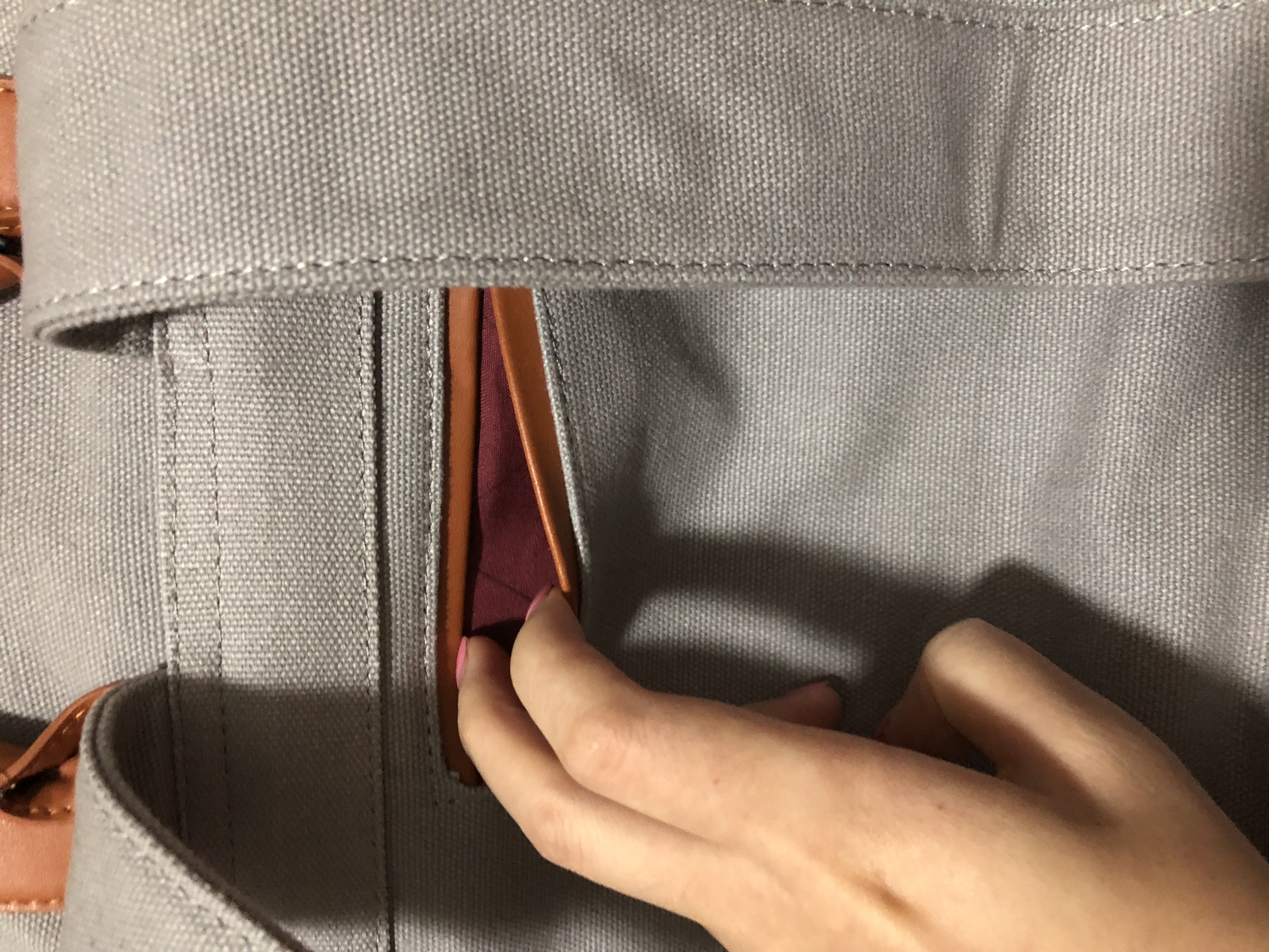 日常外出都实用的时尚小包——GastonLuga