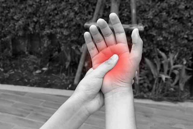 慢粒白血病腿出现疼痛怎么办,慢粒白血病关节疼痛后发热