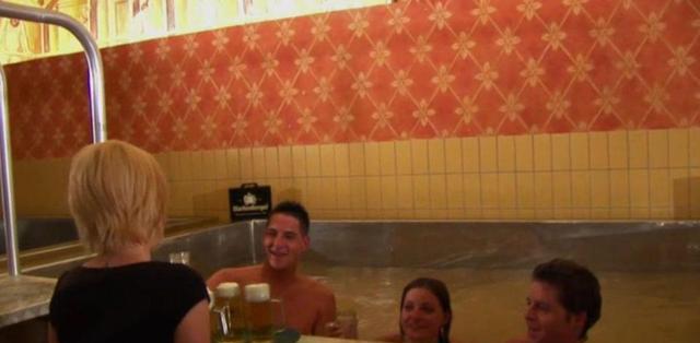 啤酒石油黑泥浴，工业旅游打卡胜地、吸客神器