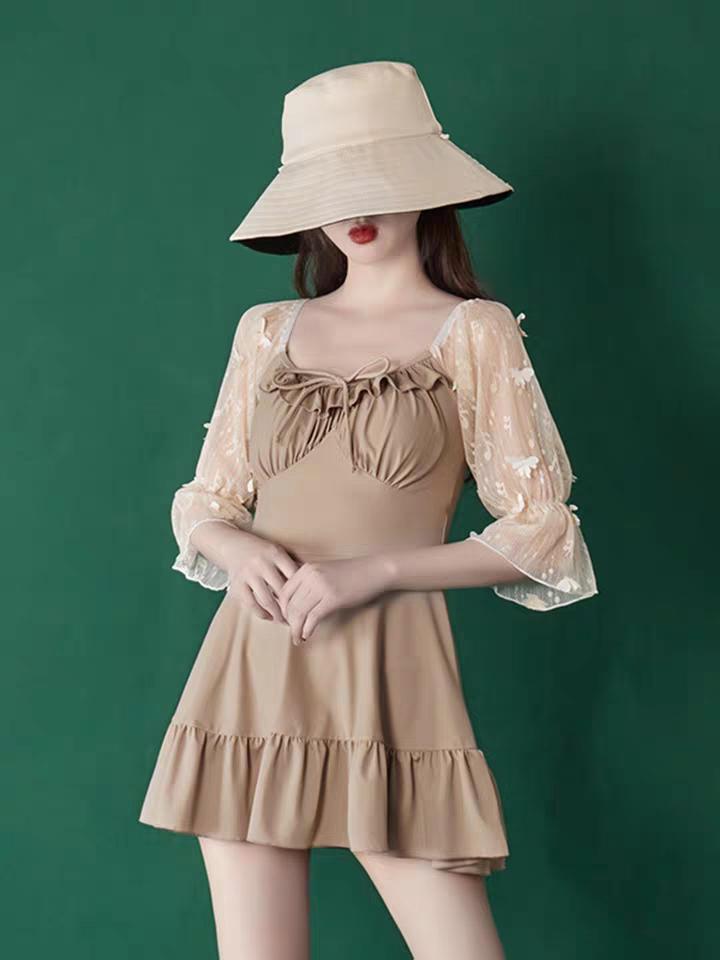 什么样的泳衣穿起来好看有高级感,如何选到又好看又保守的泳衣