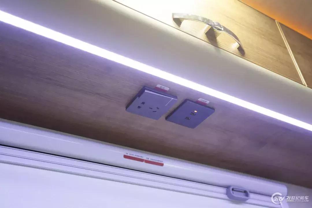 拓锐斯特轻卡侧拓展房车最新信息,拓锐斯特火星二号纵床版房车