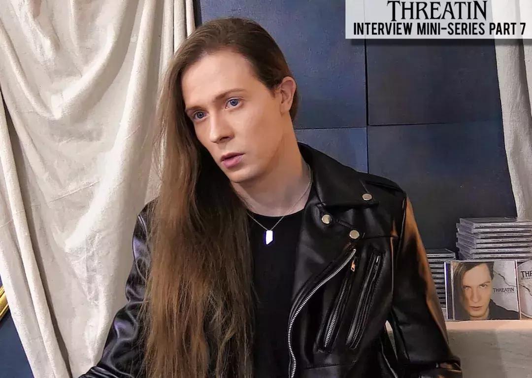 金属惊天*局骗**:生于坟墓的摇滚*子骗**