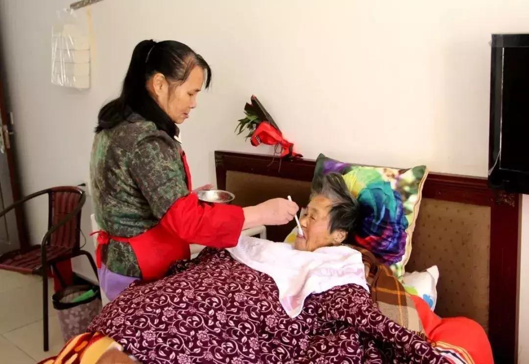 大爱无疆照亮自己温暖了别人,大爱无疆用心呵护