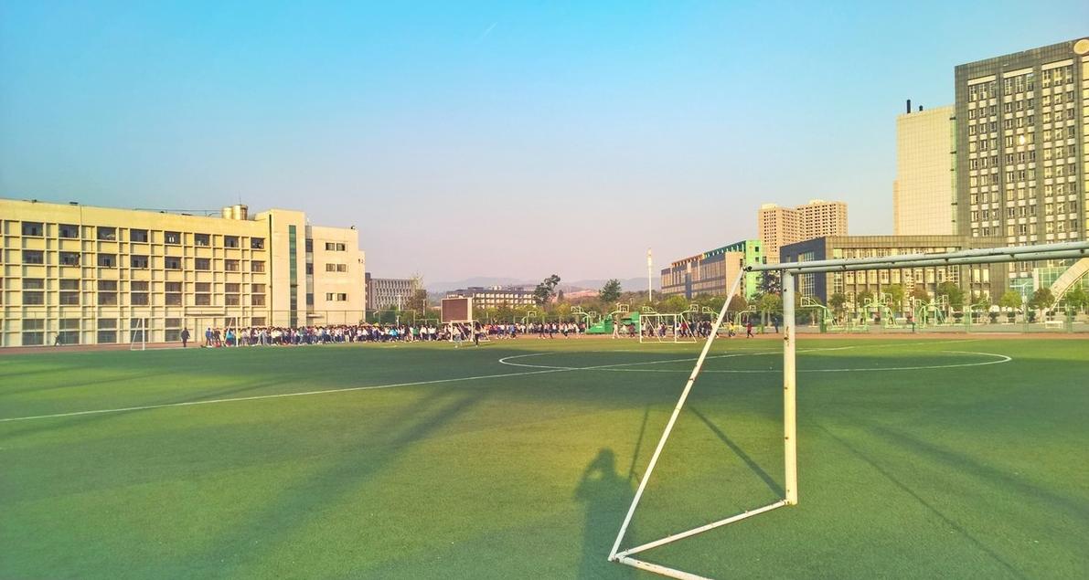 大一新生要不要加入大学社团,大一新生在校社团如何选择