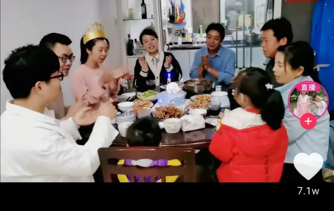 许妈离开驻马店倒计时，田静收到公婆特别礼物，奇奇悦悦依依不舍