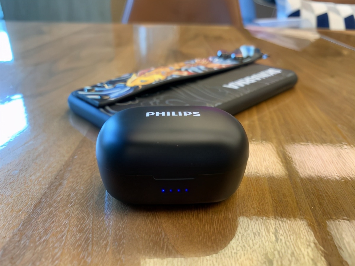 飞利浦ut102s蓝牙耳机怎么看有电,飞利浦ut102耳机