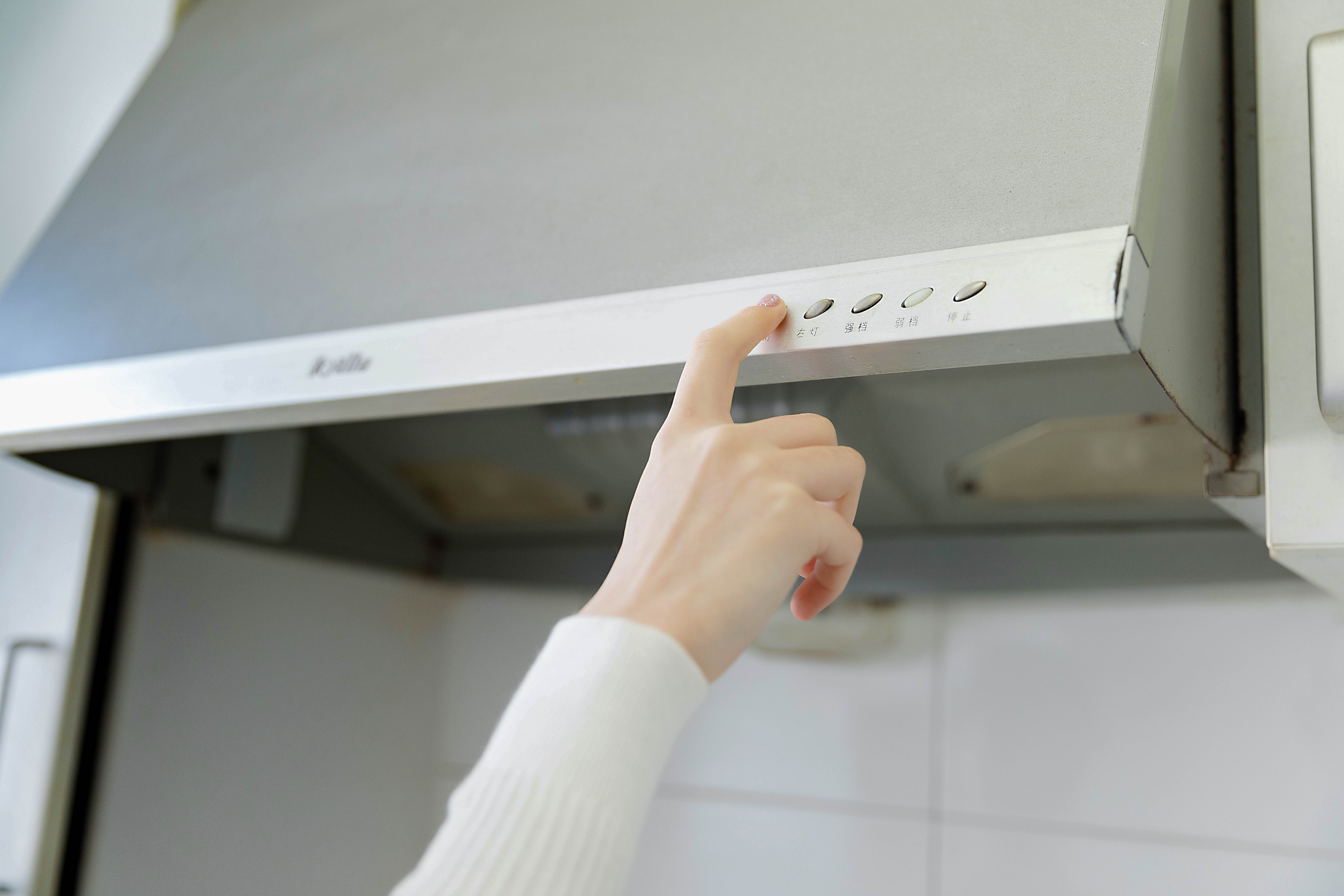 告诉你油烟机怎么买才不会被坑,油烟机好的和便宜的有什么差别