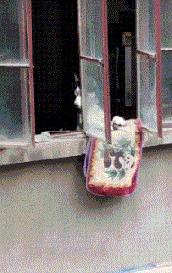 去按脚碰到前女友，怎么化解尴尬