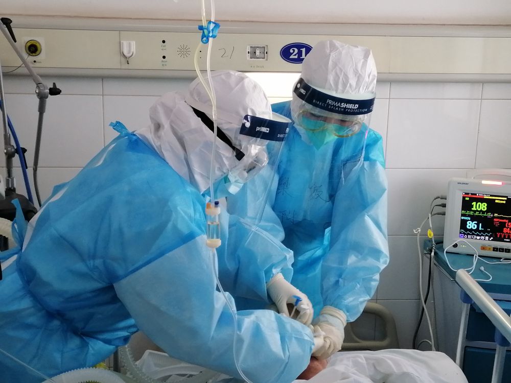 抗击疫情风雨无阻我们在行动,抗击疫情风雨无阻向前行