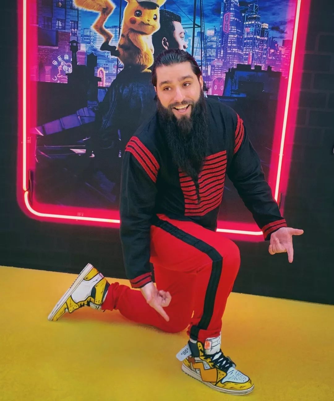 “以前看不起ACG，现在恨不得全身ACG。”