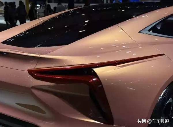 长安新款霸气外观,长安火了外观堪比路虎配7座仅5万